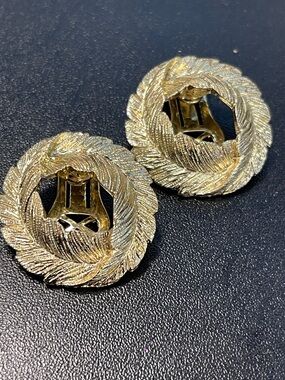 Gold Tone Leaf-Textured Clip Earrings - Women Jewelry C3
